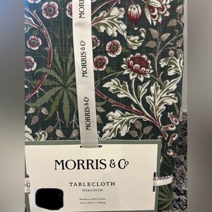 MORRIS & Co Hyacinth Green Floral 60 x 120" Cotton Tablecloth -- NWT